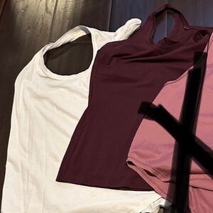 Bundle of 2 lululemon tanks size 6